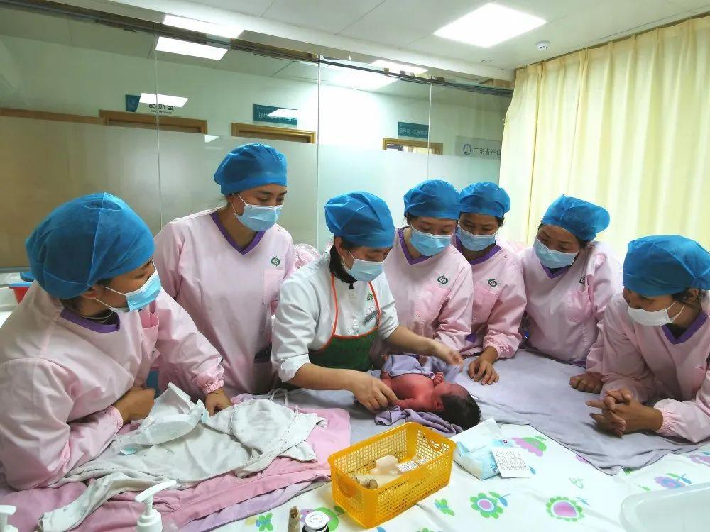 扶绥县妇婴监护型护送